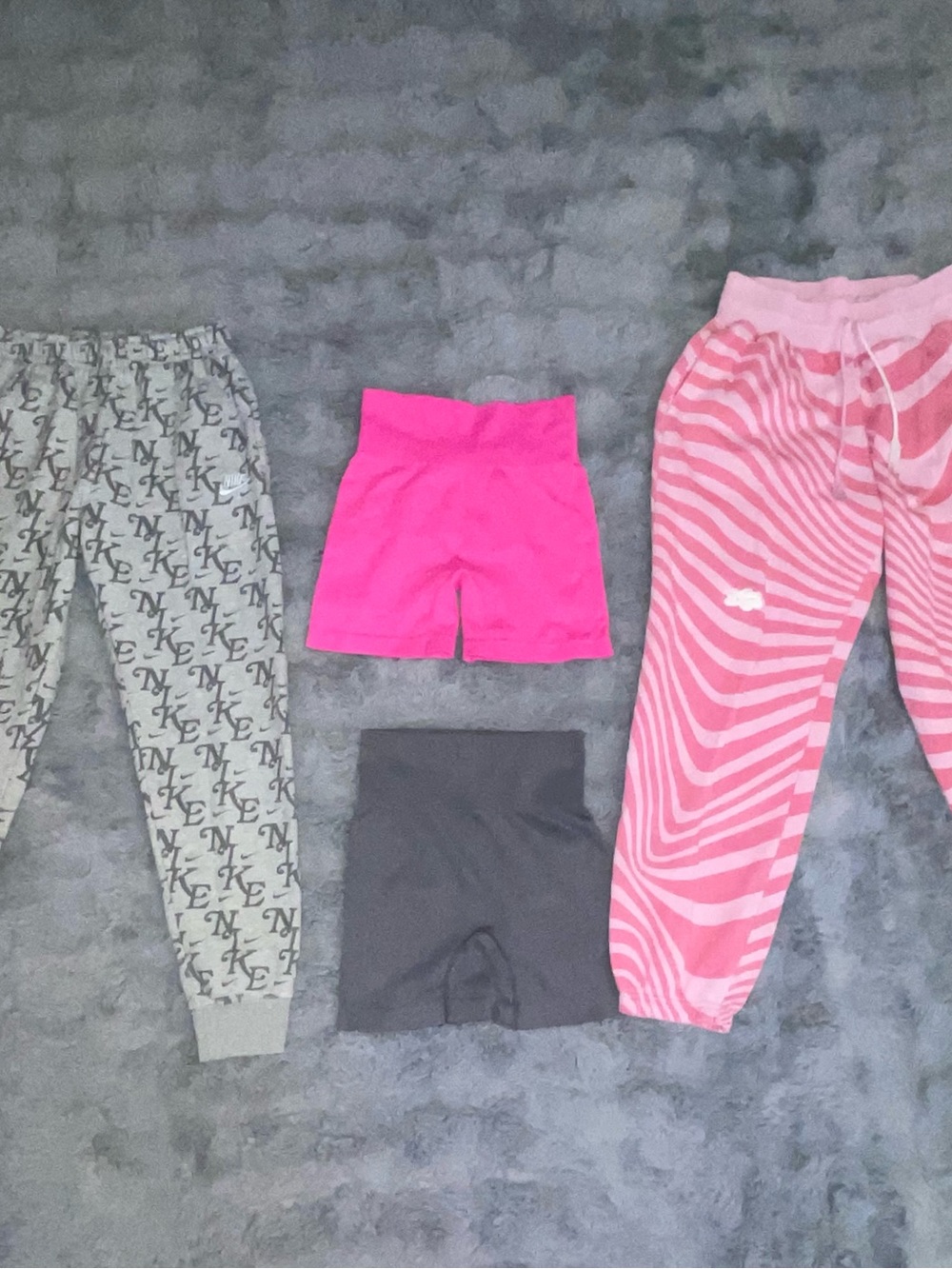 Women’s Nike Jogger bundle small